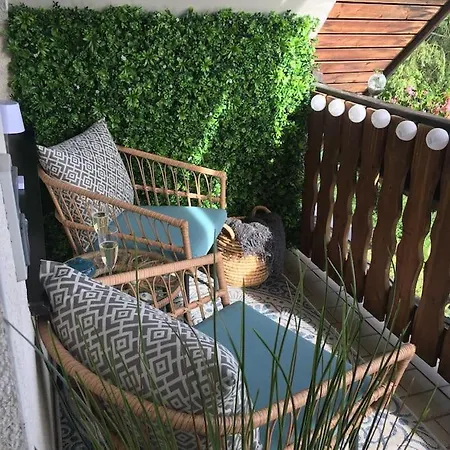 Modernes Mit Herrlichem Blick Ins Gruene