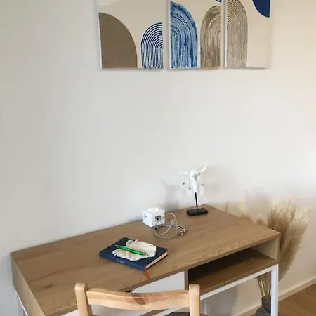 Modernes Mit Herrlichem Blick Ins Gruene