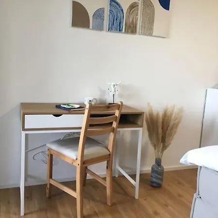 Modernes Mit Herrlichem Blick Ins Gruene