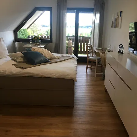 شقة Modernes Mit Herrlichem Blick Ins Gruene Unterbrand