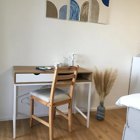شقة Modernes Mit Herrlichem Blick Ins Gruene Unterbrand