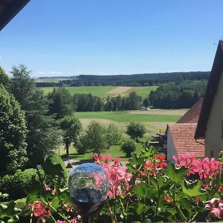 Modernes Mit Herrlichem Blick Ins Gruene